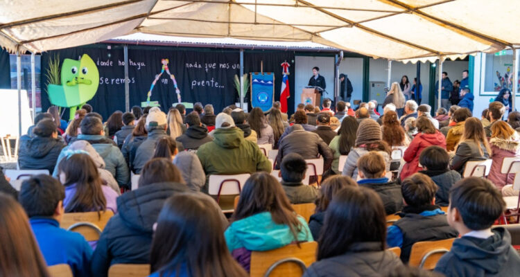 “Es un alivio”: inauguran escuela provisoria mientras reconstruyen establecimiento en Ercilla