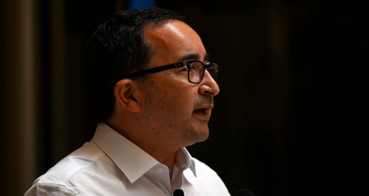 Félix González baja su candidatura y anuncia que el Partido Ecologista Verde retomó su legalidad