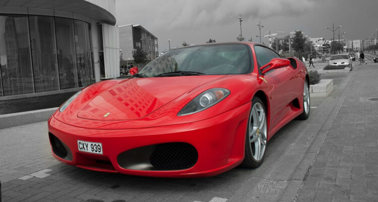 Ferrari saca cuentas alegres con más de 7 mil automóviles vendidos en el mundo en lo que va de 2025