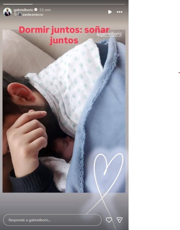 Presidente Boric enternece con íntima postal junto a su hija Violeta:  "Dormir juntos, soñar juntos"