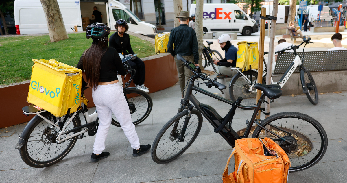 Glovo cambia su modelo laboral y contrata a 14 mil repartidores en España