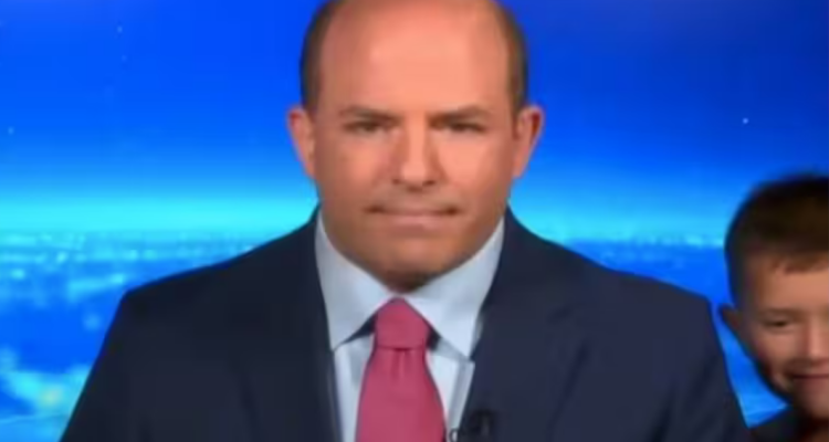 Hijo de 5 años de analista interrumpe entrevista en vivo y momento se vuele viral