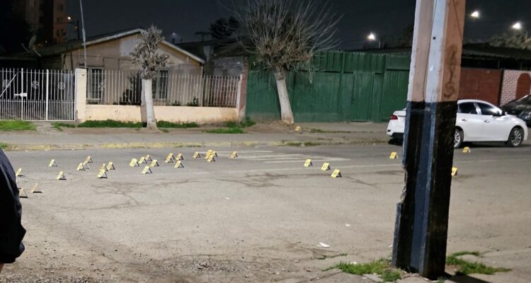 Les dispararon 75 veces: Hombre es asesinado y su hija de 7 años queda en riesgo vital en La Granja