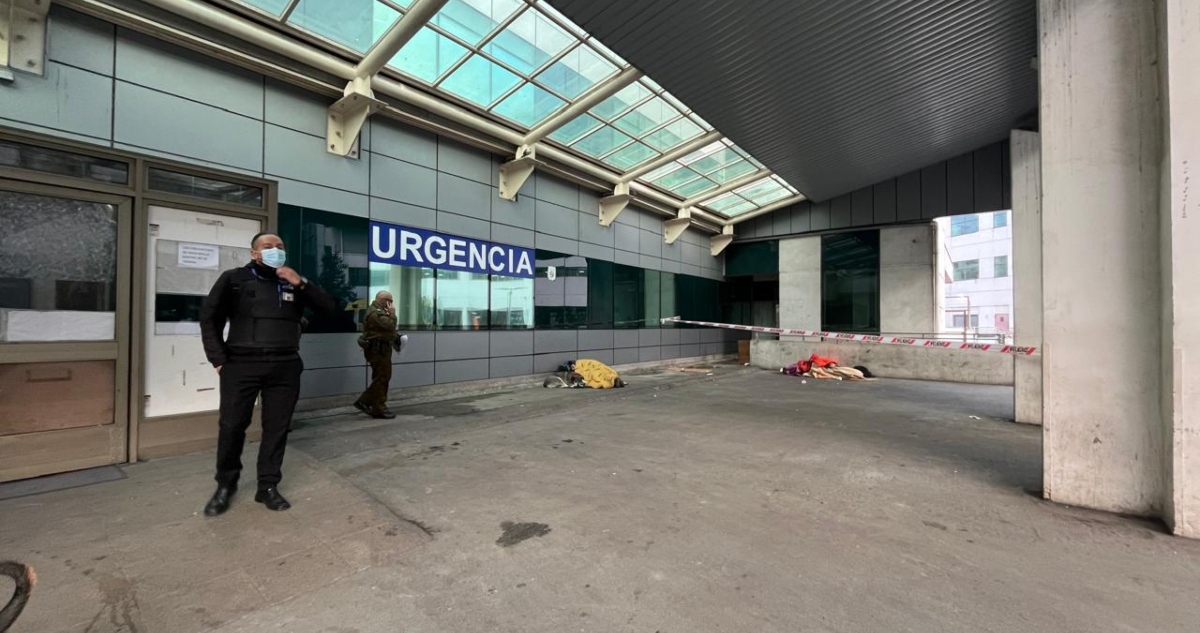 Hombre en situación de calle muere afuera de Urgencia del Hospital Regional de Concepción
