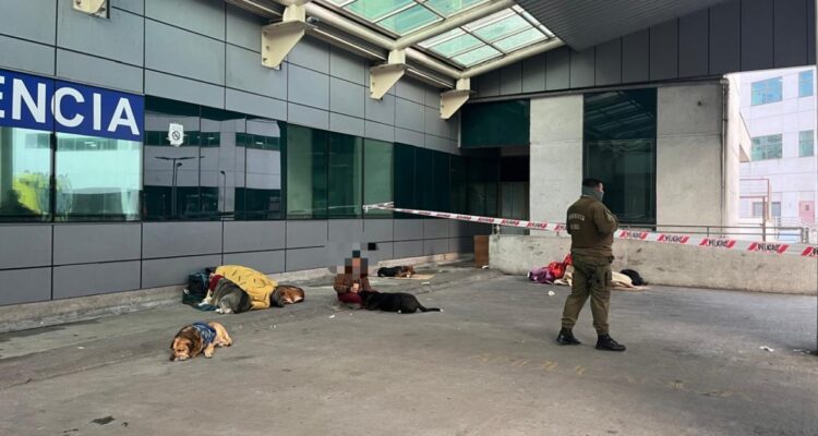 Hombre en situación de calle muere afuera de Urgencia del Hospital Regional de Concepción