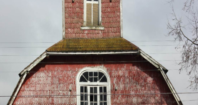 Frontis de la Iglesia de Reumén en Paillaco