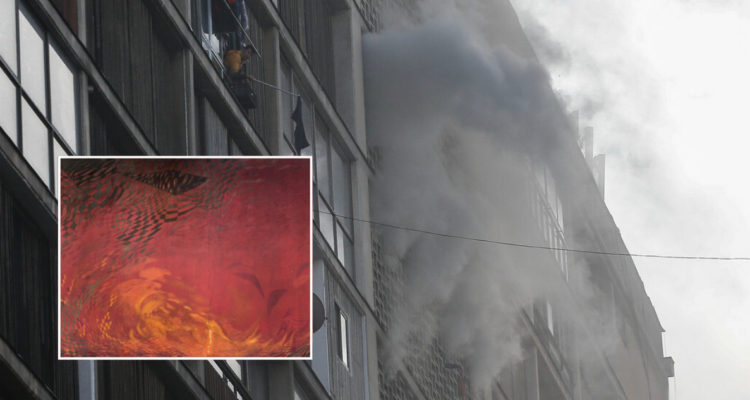 Continúa combate de incendio en centro de Santiago: se teme por mural patrimonial de Nemesio Antúnez