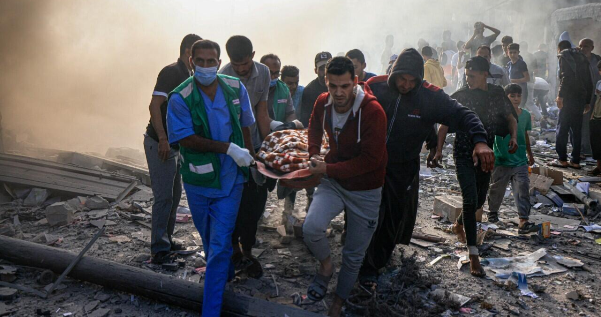 Israel mata a 62 palestinos en Gaza, entre ellos 32 que aguardaban el reparto de alimentos