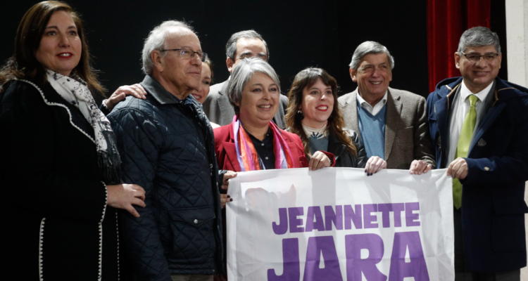 Jara conforma mesa política junto a presidentes de partidos oficialistas para dirigir su nueva campaña