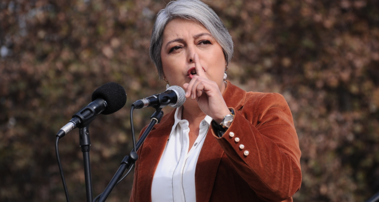 La estrategia política de Jeannette Jara: “son las emociones, estúpido”. Columna de Carlos Correa Bau