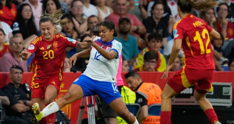 Jess Carter y su denuncia de racismo en plena Eurocopa 2025