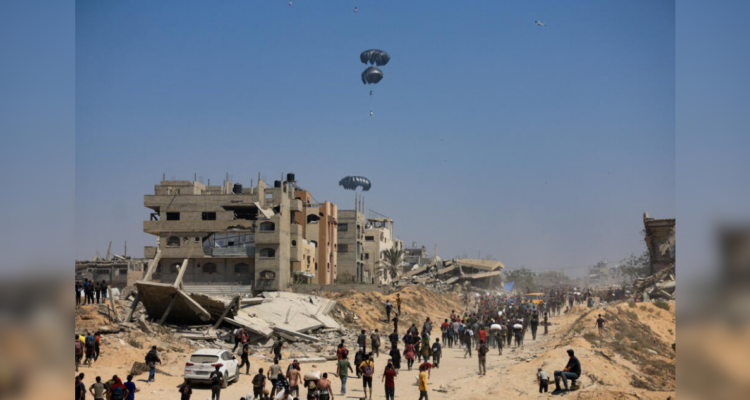 Jordania y Emiratos Árabes Unidos lanzan ayuda humanitaria sobre Gaza