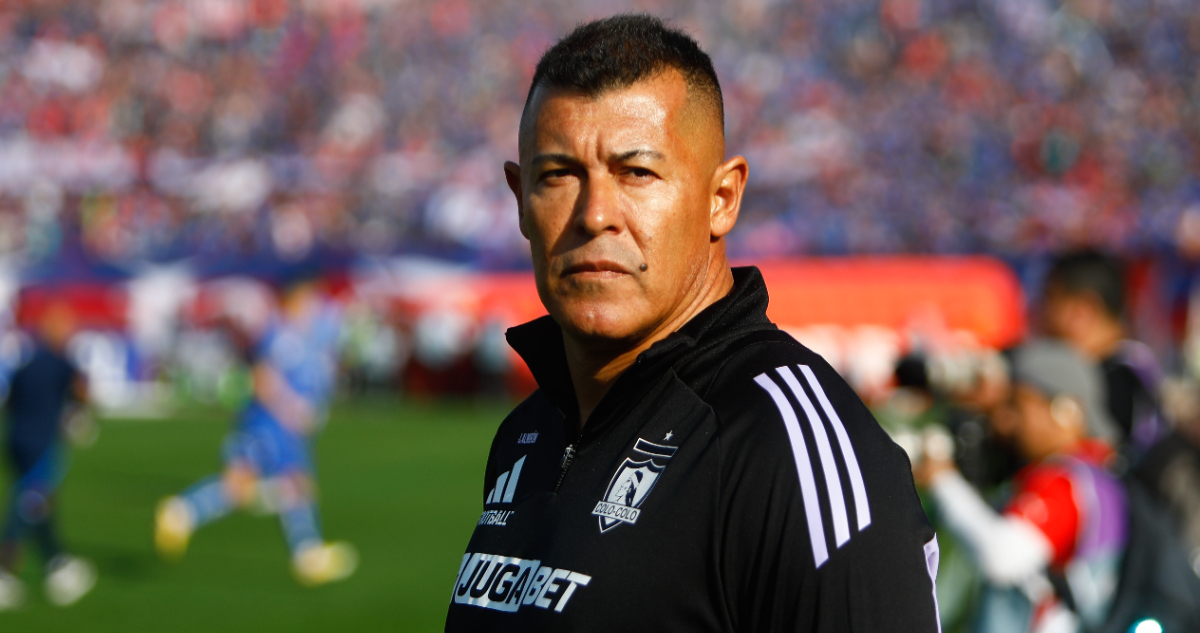 Jorge Almirón dirigiendo en Colo Colo