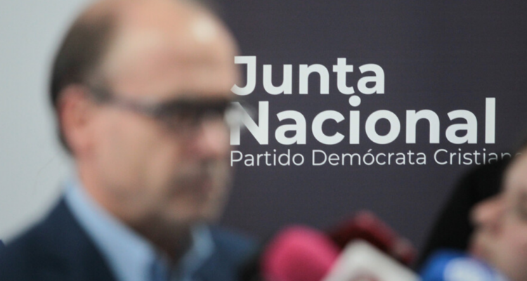 La Democracia Cristiana determinó apoyar la candidatura de Jeannette Jara y Alberto Undurraga renunció a la presidencia del partido.