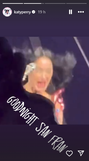 VIDEO | Katy Perry estuvo a punto de caer de una mariposa gigante tras sufrir falla técnica en EEUU