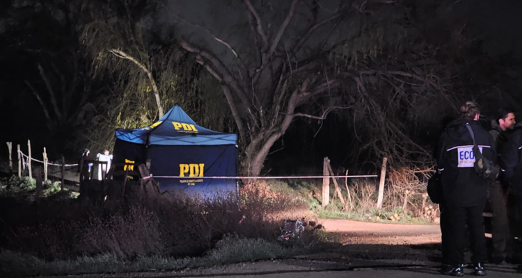Encuentran cuerpo de hombre con impactos de bala en el cráneo y cuerpo en vía pública de Lampa