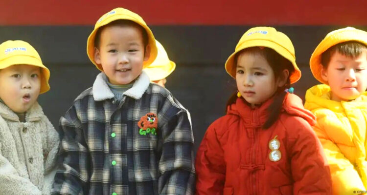 China dará subsidios familiares para impulsar la natalidad