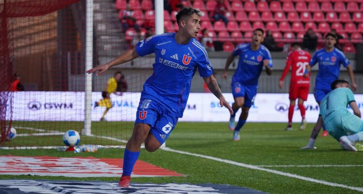 La U aplastó a La Calera por la Liga de Primera.