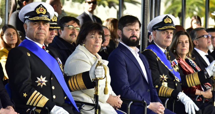 Fernando Cabrera, nuevo Comandante en Jefe de la Armada, asume con amplio respaldo por su trayectoria estratégica y su firme defensa de la soberanía nacional