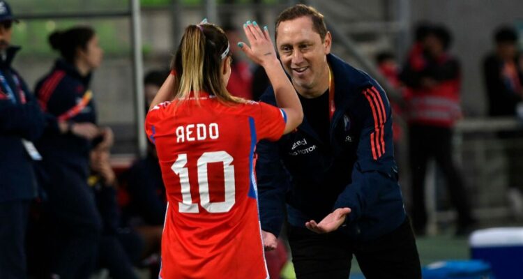 Luis Mena palpita duelo con Uruguay en la Copa América femenina