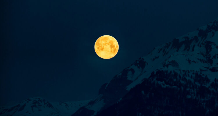 Foto de una luna llena para ilustrar la Luna de Ciervo