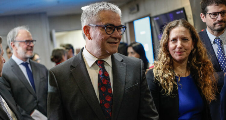 Marcel recuerda que “las negociaciones con EEUU no han terminado” tras el anuncio del cobre