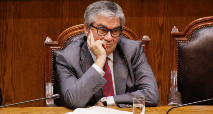 El Ministro de Hacienda, Mario Marcel, anunció medidas tributarias para impulsar la economía, beneficiando a pymes y clase media, pero es vital ver el panorama completo.