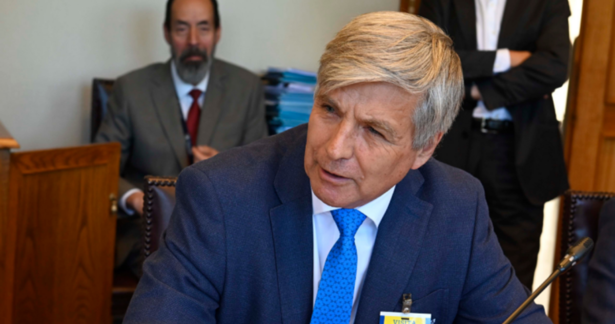 Mayne-Nicholls denuncia cambios en el Servel para los patrocinios de los candidatos independientes.