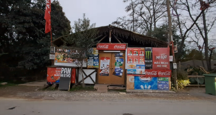 Asalto a minimarket termina con una víctima baleada en Paine