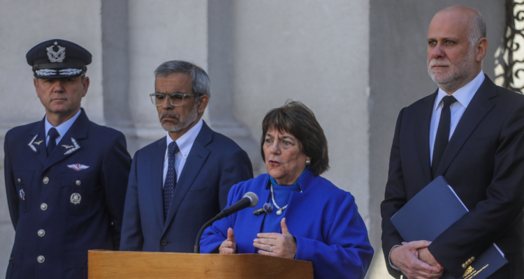 Ministra de Defensa revela que sería ketamina la sustancia incautada a exfuncionarios de la FACh