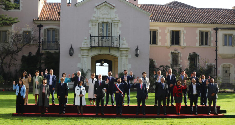Más allá de Etcheberry: Siete ministros tenían cuotas pendientes en el pago de las contribuciones
