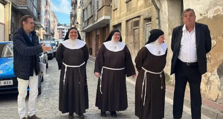 Monjas rebeldes excomulgadas por llamar “hereje” al papa Francisco podrían quedar sin convento