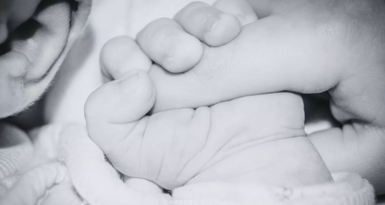 Fiscalía investiga la muerte de un lactante de 2 semanas en su domicilio en Panguipulli