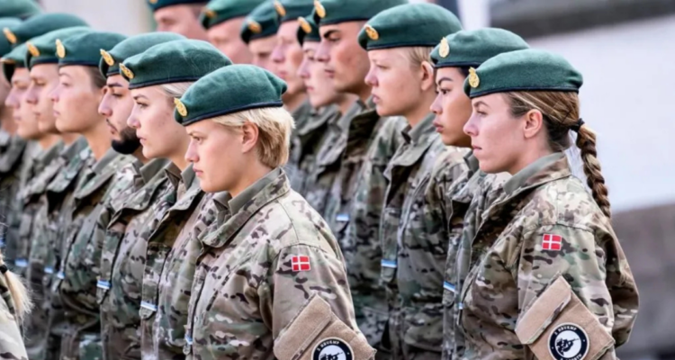 Dinamarca amplía el servicio militar obligatorio a mujeres mayores