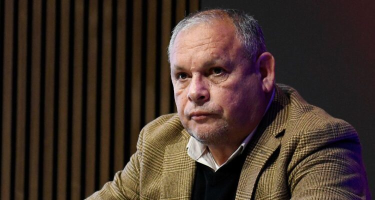 Mundaca tilda de “temerarias” declaraciones de arquitecto que vinculó a narcos con la reconstrucción