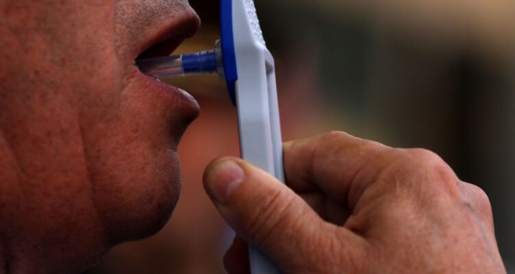 Cocaína y marihuana: detienen a dos conductores de micro en Temuco tras dar positivo a test de drogas