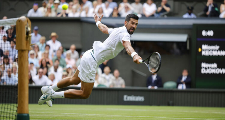 Novak Djokovic puso de pie a todo Wimbledon.