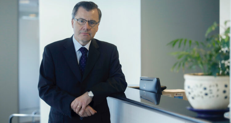 Gobierno nombra por cuarta vez a Osvaldo Macías como superintendente de Pensiones