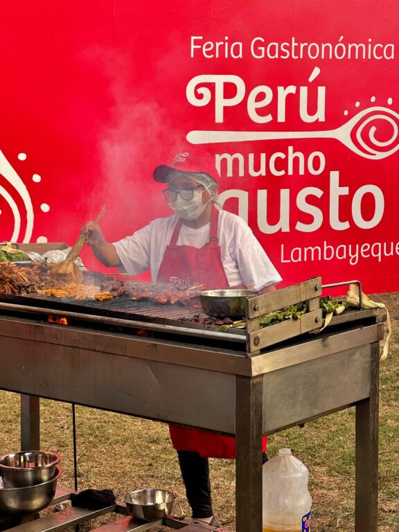 BioBioChile en tierra papal: los "secretos" y la venta de "humo blanco" que dejó León XIV en Chiclayo