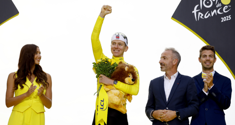 Tadej Pogacar agrada su leyenda: gana su cuarto Tour de Francia y queda a uno título del ‘Olimpo’