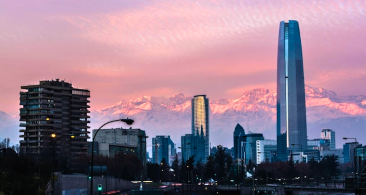 Santiago es la mejor ciudad para vivir en Latinoamérica, según ranking de Oxford