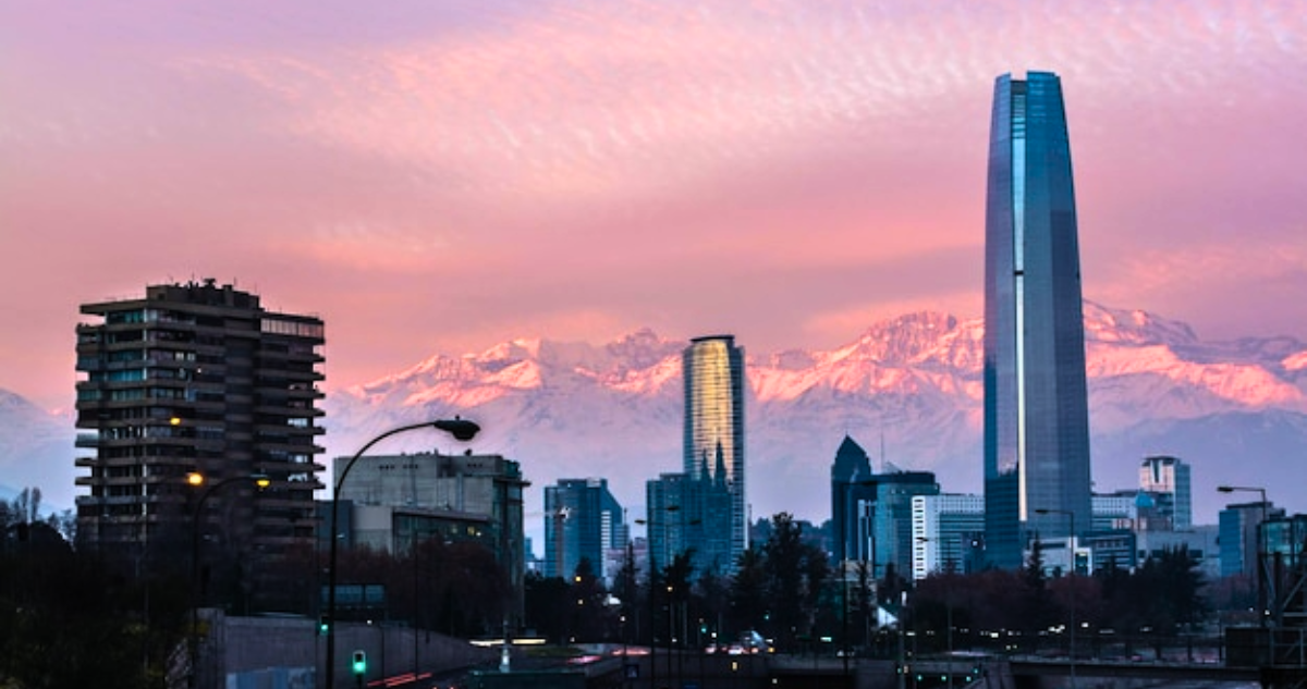 Santiago es la mejor ciudad para vivir en Latinoamérica, según ranking de Oxford