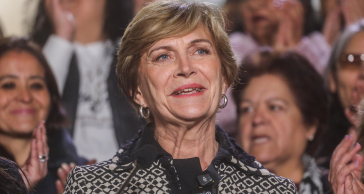 ¿A qué mujeres les habla Evelyn Matthei? Propuestas de género de la candidata de la dercha