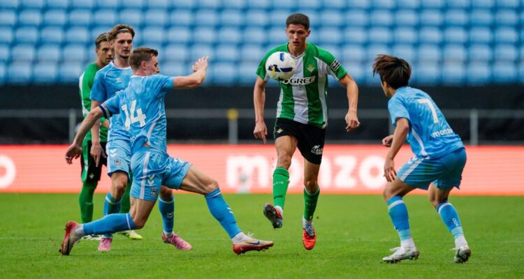 Real Betis igualó en su visita a Coventry City para duelo amistoso