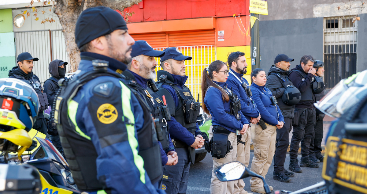 Patrullajes y operativos mixtos: Recoleta y Providencia firman convenio de seguridad en Bellavista