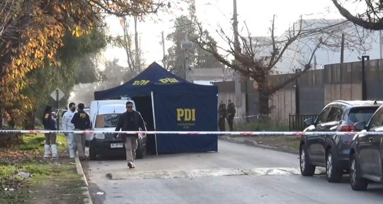 Investigan muerte en La Pintana: repartidor de pan fue encontrado sin vida en su vehículo