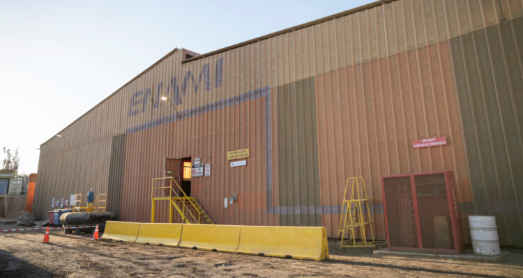 Enami vuelve a marcar números verdes : destacan reducción de deuda y cierre de fundición Paipote