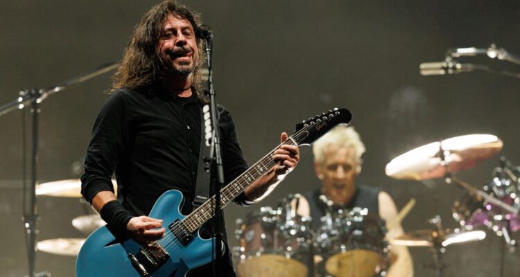Revelan nombre del nuevo baterista de Foo Fighters y qué pasará con actual integrante