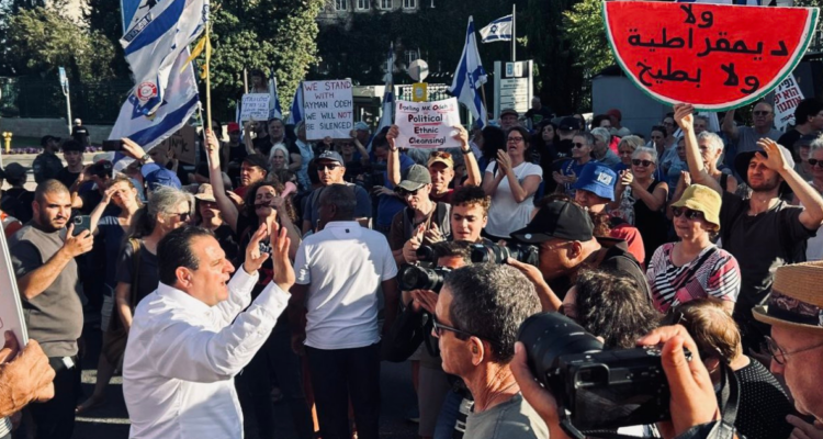 Fracasa intento de remoción contra diputado israelí de origen palestino: Los fascistas fracasaron