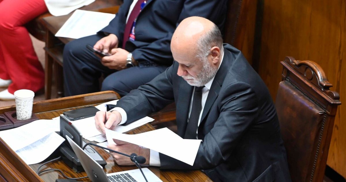 Senado deriva a comisión proyecto de La Moneda sobre reforma al sistema político sin umbral del 5%